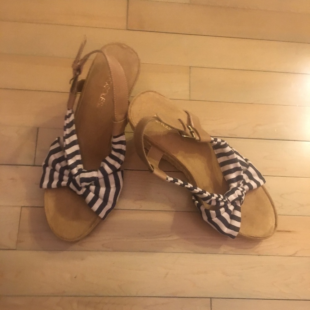 Aerosoles blue and white wedges size 10